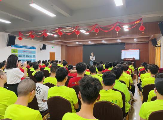 “职” 为你来，毕业班就业指导课