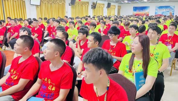 青华模具职业素养课《职场潜规则》圆满结束