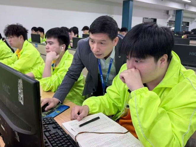 河南大专零基础转行数控编程，入职月薪7000！