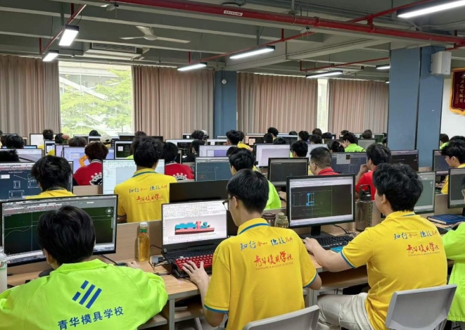 青华学员就业喜报｜中专出身跨行转型，靠模具设计稳稳立足职场