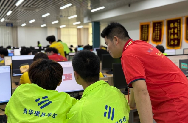 18岁少年的成长告白：在青华，不止学会了技术，更读懂了爱与担当