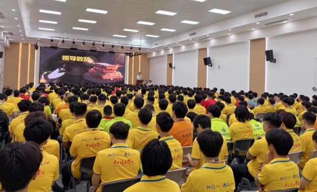 以匠心练技术，以努力赴前程！青华编程班学员荣耀加冕