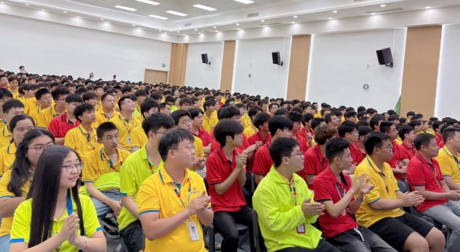 你今天打磨的是图纸、刀路、模具和工件，其实你真正打磨的是自己