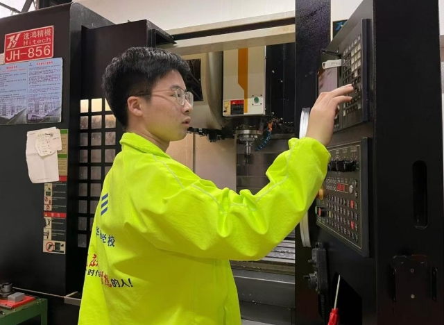 青华模具培训 工厂项目制实战教学 学成直达企业技术岗