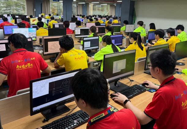 求职内卷加剧，企业扎堆向青华模具学校定向抢聘技术人才