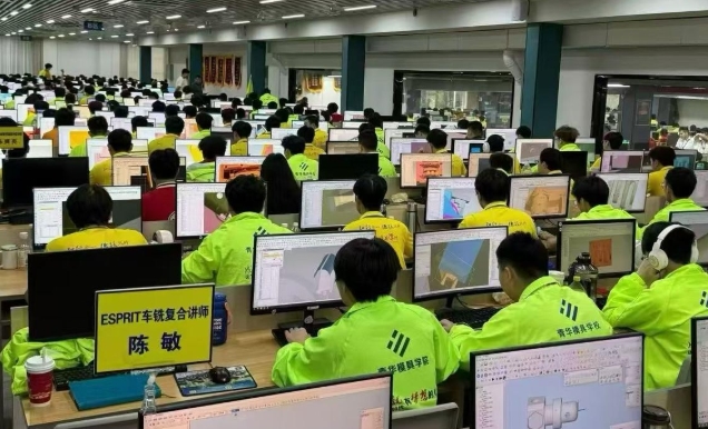 好的职业教学，从不是老师替你走路，而是让你拥有独自前行的能力
