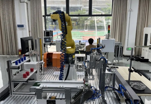 学PLC编程，本质上是在学会和机器沟通