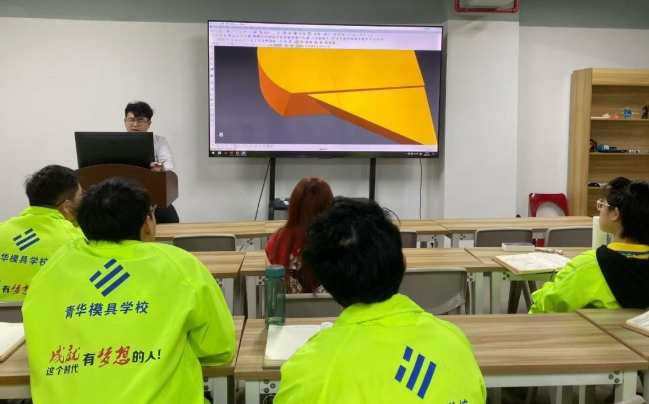 2026文科/冷门工科毕业即失业？转行模具智造，弯道超车逆袭高薪