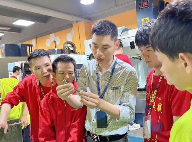 企业主动回头要人！见证青华真实就业口碑