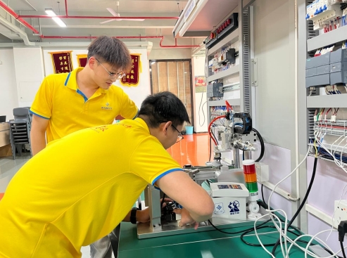 学 PLC 如何避坑？选对培训机构，记住这三点！