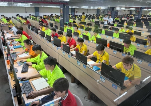 口碑见证信赖｜老学员家长再度托付，送女儿前来青华学习模具技术