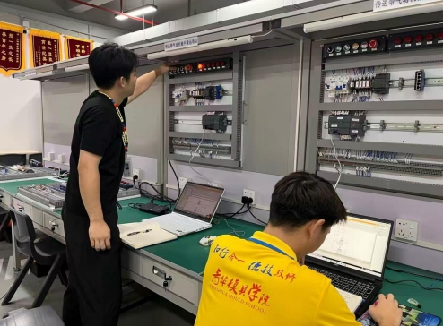 真机实训沉淀本领，课堂接轨工厂一线
