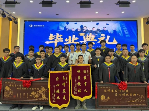 不止传授技术，更培养独立解决问题的工程师