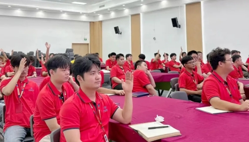 就业喜报，从操机到产品编程，贺同学月薪稳拿1.1W！