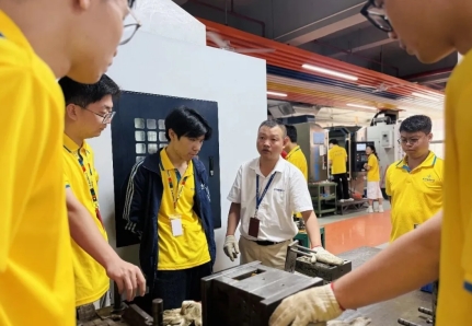 不想困在流水线，靠技术转行该怎么走？找对领路人