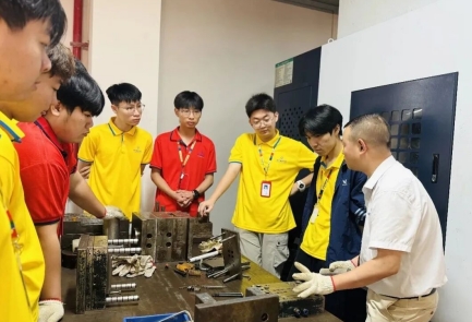 年轻人进厂最好的出路：攒经验，不如学技术