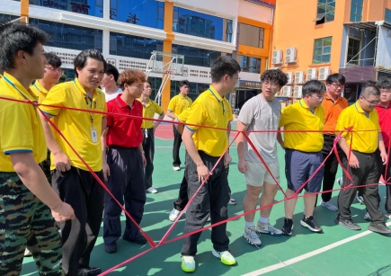 青华模具学校要做的，是把一个普通青年，从经验型人生带进工程师型人生