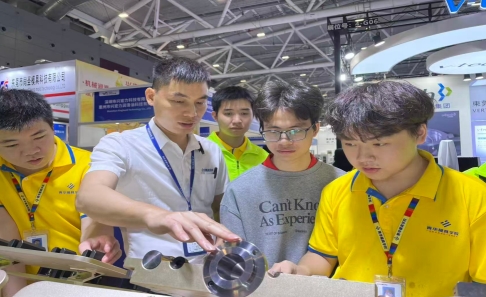 教学体系：青华模具学校科学实训，是高质量就业的坚实底气