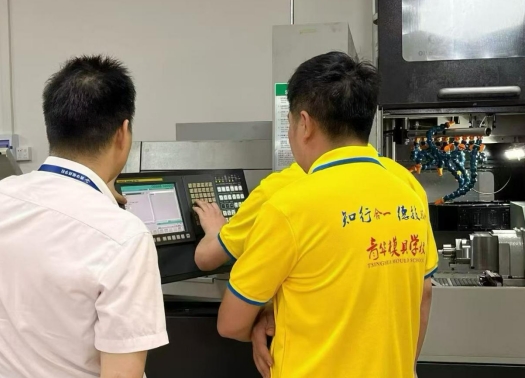 重磅就业捷报！走芯机编程学员拿下珠海高薪岗位，福利配齐发展可期
