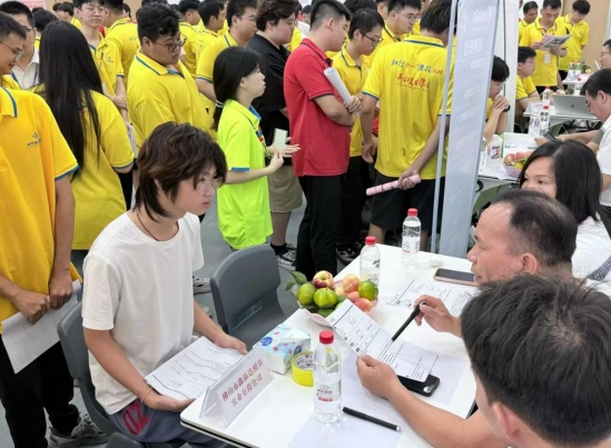 青华模具学校校园专场招聘会圆满举办 精准赋能学员高质量就业
