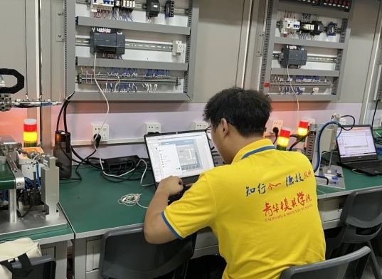 普工想转技术岗，别急着问哪个方向最热门，先问自己适合什么